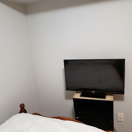 Private Room In Downtown Halifax Exteriör bild